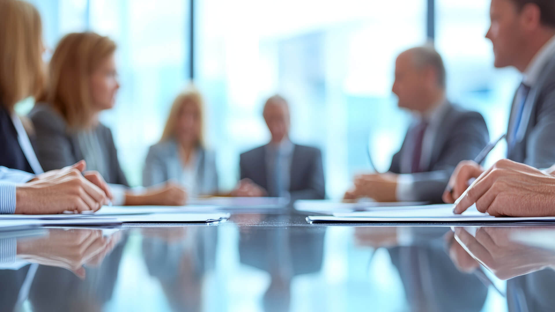 Executive Outplacement im Gesundheitswesen: Neu anfangen mit Haltung 1 Wenn die Frage 'Bleiben oder gehen' zu laut wird