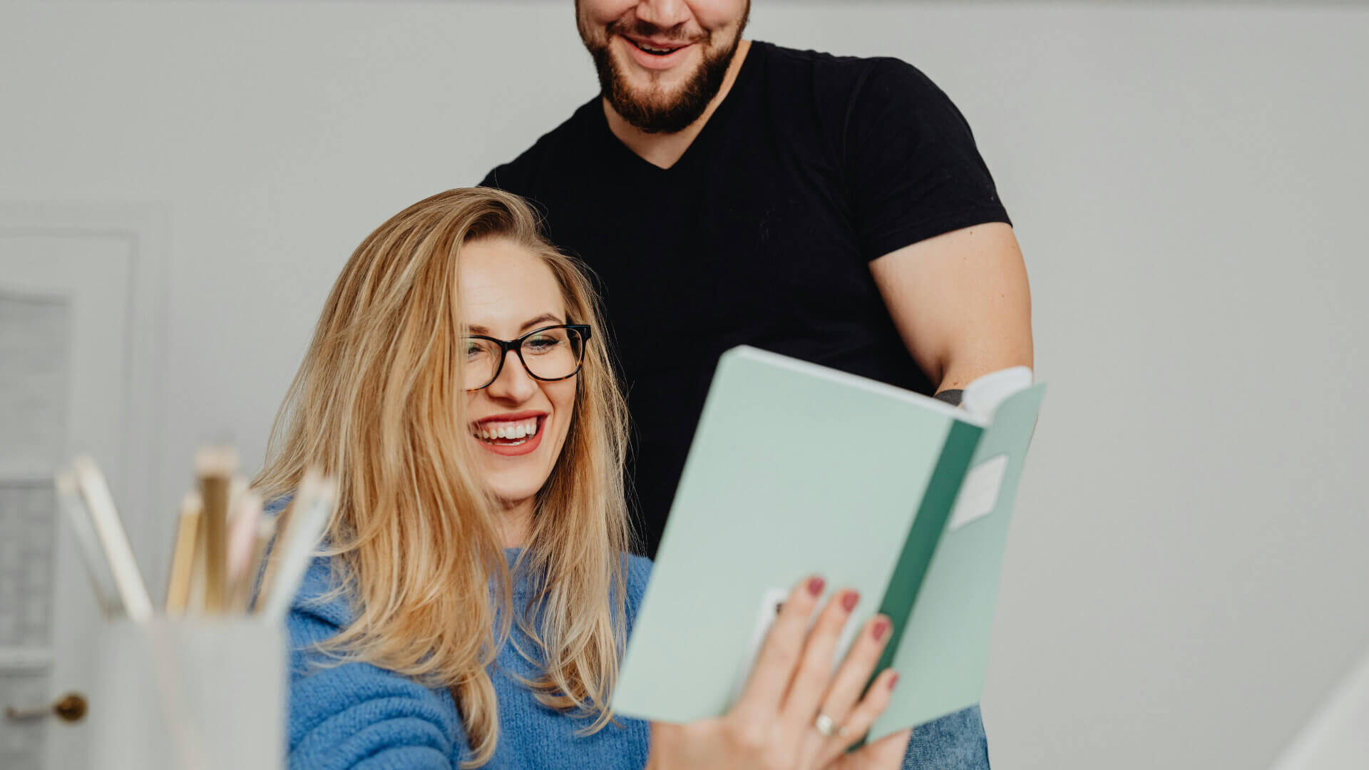 Peer-Learning Führungskräfte: gemeinsam wachsen und wirksam führen 2 Hospitationen fördern Innovationsfreude und neue Sichtweisen im Führungsalltag