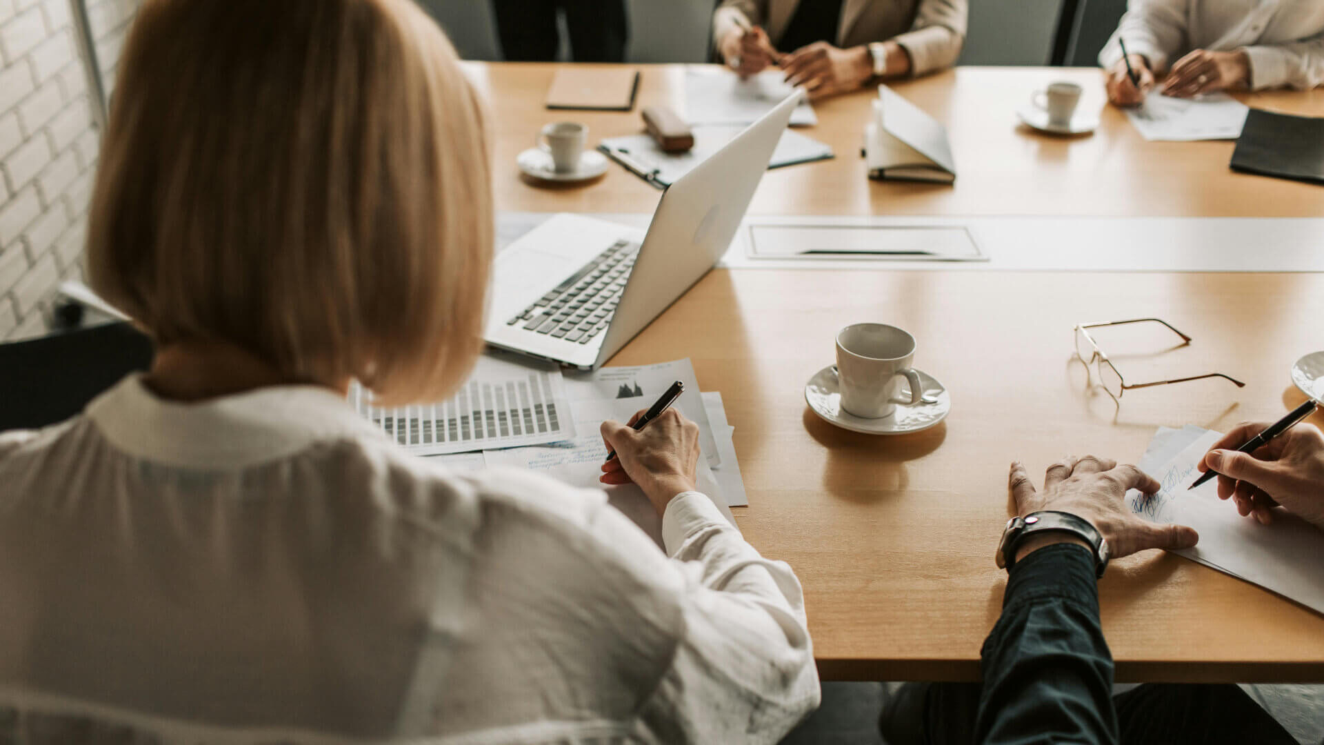 Führungskraft im Gesundheitswesen als Übersetzerin zwischen Strategie, Team und Patienten